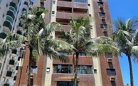 APÊ VISTA MAR, 20mts DA PRAIA, ESPAÇOSO E ACONCHEGANTE-56m2- WIFI- 1 DORM-ELEVADOR- 6 PESSOAS